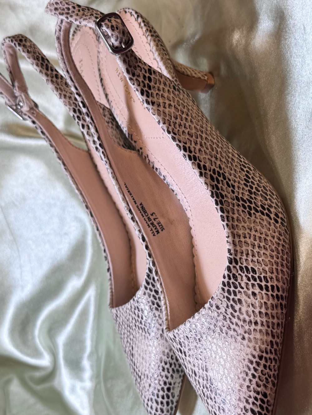 Isaac Mizrahi Taupe Snakeskin Slingback Kitten Heels size 7.5 - Picture 8 of 10